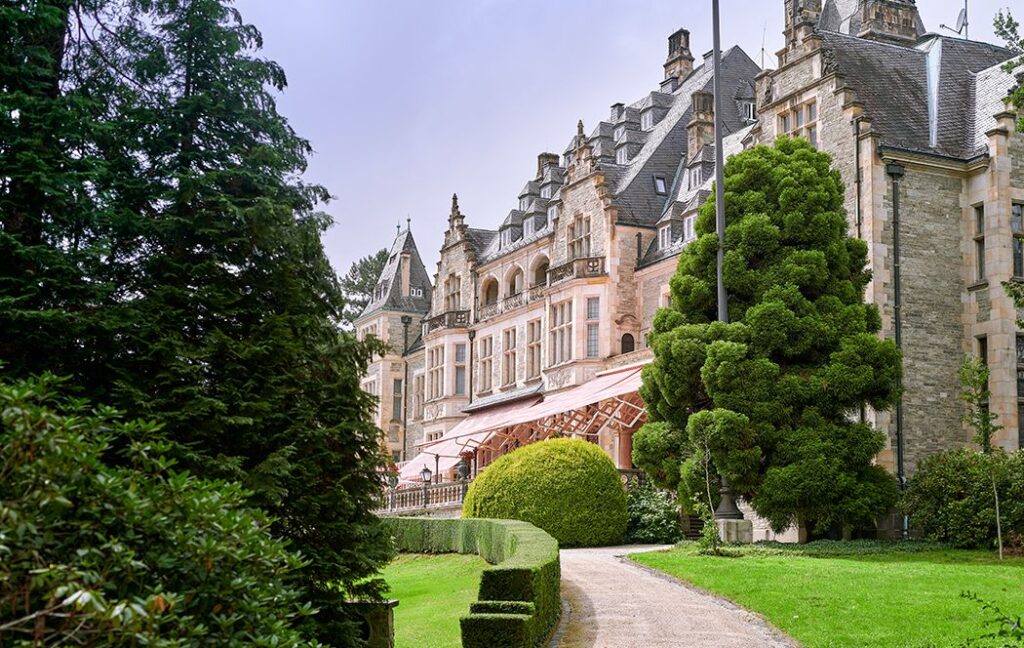 Schlosshotel Kronberg im Taunus mit Schlosspark – Hochzeitslocation nahe Frankfurt